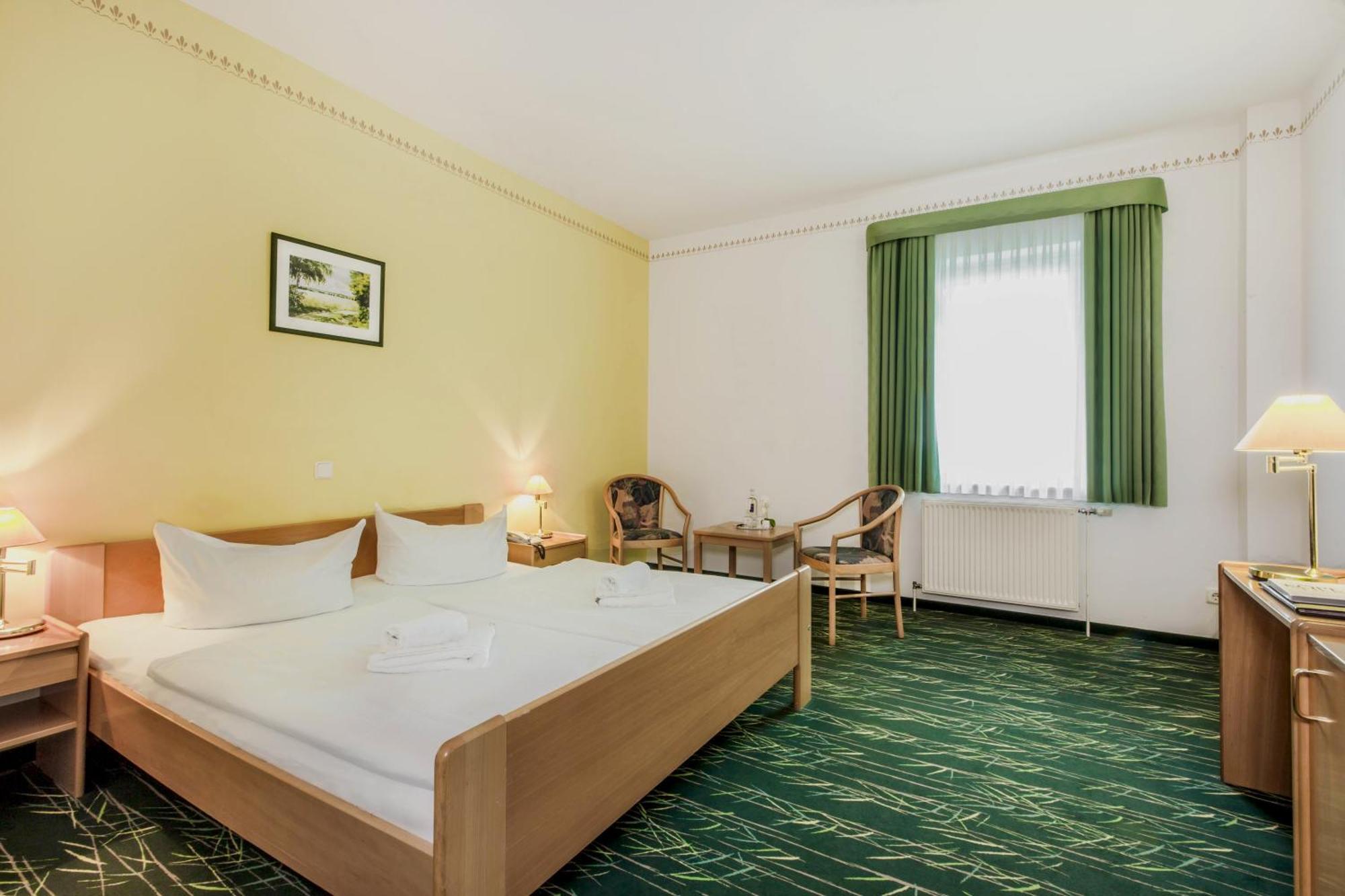 Sonnenhotel Feldberg Am See Mit Schwimmbad, Sauna Und Dampfbad Feldberger Seenlandschaft Zewnętrze zdjęcie